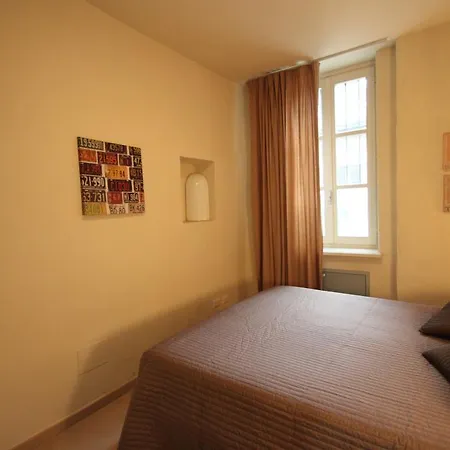 路易吉比安奇宫公寓 帕爾馬