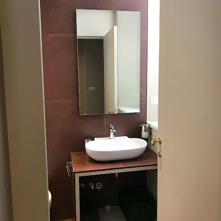 路易吉比安奇宫公寓 4*